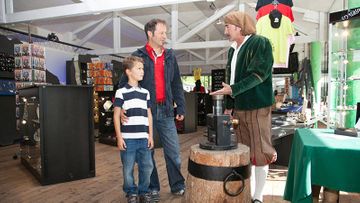Familie im Silbershop